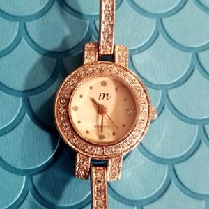 Rose gold quartz watch